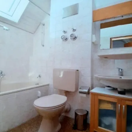 Anna's Maisonette